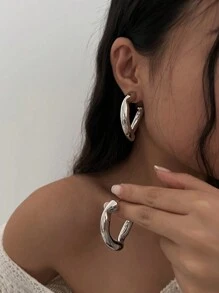 1 对复古几何不对称波浪金属圆耳环