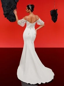 细肩带泡泡袖串珠缎面高低优雅婚纱，带拖尾，迷人风格白色新娘礼服