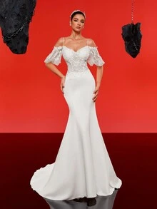 细肩带泡泡袖串珠缎面高低优雅婚纱，带拖尾，迷人风格白色新娘礼服