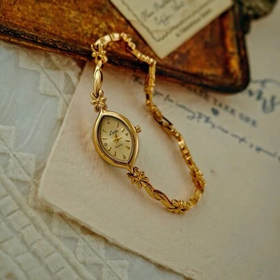 1 Đồng hồ thạch anh nữ mặt số nhỏ bằng vàng cổ điển mới của Pháp Thời trang đơn giản thanh lịch sang trọng Petite chống nước, thích hợp cho hàng ngày, tiệc tối và các dịp khác