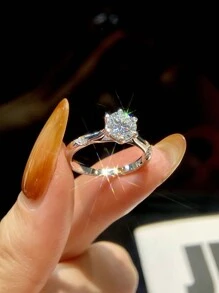 1件六爪圓形莫桑石鑽戒，女士訂婚婚禮帶，S925純銀永恆承諾戒指，新娘婚禮珠寶 - 六爪戒指 - 查看 2