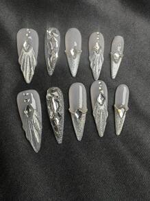 10 szt. francuskich, ręcznie robionych, nakładanych paznokci i ozdób do paznokci, srebrne, tłoczone, długie, sztuczne paznokcie w stylu stiletto, idealne na co dzień i na imprezę. Akcesoria do paznokci.