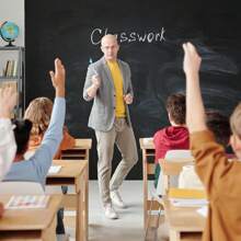 手指伸缩教师教鞭，用于教室的教学教鞭，手形教鞭可伸缩伸缩教鞭长度 68 厘米，手持式演示器教室白板教鞭，返校 - 多色 - 查看 10