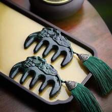 1pc Natural Jade Comb, Hair Massager Hair Comb Tool Jade Comb Jade Massage Tool Scalp Massage Comb Jade Massage Comb, Gift For Women, Suitable For Holiday Party Gifts, Quartz Crystal Gifts. (Complimentary: Gift Box)