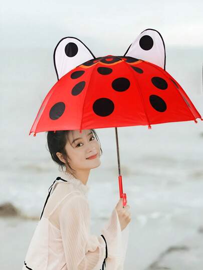 ¡Haz que los Días de Lluvia y Sol Sean Diversión con Nuestro Paraguas Infantil Ultra Ligero y Compacto! Diseñado con Hermosos Diseños para Encantar a los Pequeños, Este Paraguas es Ideal para Protegerlos de la Lluvia y el Sol. Con Su Estructura Altamente Resistente y Su Diseño Divertido, Combina Estilo y Funcionalidad para Ofrecer una Protección Confiable y Alegre en Cualquier Clima. Perfecto para Aventuras Cotidianas, Este Paraguas es la Combinación Ideal de Resistencia, Ligereza y Estética Infantil.