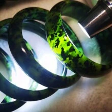 1pc Natural High Magnetic Jade Bracelet, Yaowang Stone Fashion Bracelet, High Quality Gem Crystal Jewelry, All Handmade, Women's Quartz Crystal Wealth Bracelet, Gift For Women, Suitable For Holiday Party Gifts, Quartz Crystal Gifts. (Complimentary: Gift Box)