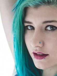 AVYRING 8pcs Opal&Colorful CZ 20g Stainless Steel Nose Stud Rings Piercing L Shaped/Nose Screws Rings Set - Multicolor - View 3