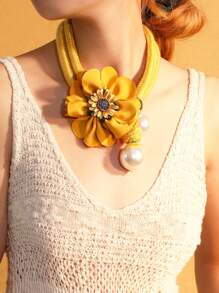 1 件手工多层大花和人造珍珠波西米亚项链，适合日常、度假、海滩、派对、情人节礼物