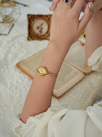 1pc New French Vintage Gold Small Dial Fashion Simple Elegant Luxury Petite Waterproof Women Quartz Watch, Suitable For Daily, Evening Party And Other Occasions