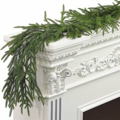 1 件冬季松树花环，人造触感松树花环，人造圣诞花环，绿色松树花环，人造绿色植物花环，季节性人造圣诞松针柏树花环，适用于节日室内室外装饰，适用于桌面、壁炉、墙壁、室内、室外圣诞装饰，逼真的雪松花环，圣诞节