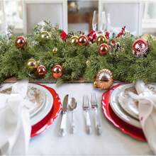 1 Stück Weihnachts-Kranz mit Winterkiefern, künstlicher Kiefern-Kranz mit Struktur, künstlicher Weihnachtskranz, grüner Kiefernkranz, künstlicher grüner Pflanzenkranz, saisonaler künstlicher Weihnachts-Kiefernnadel-Zypressen-Kranz für Innen- und Außendekorationen, geeignet für Tisch, Kamin, Wand, Innen- und Außenweihnachtsdekoration, realistischer Zedernkranz, Weihnachten