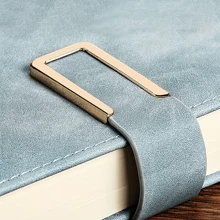 Cuaderno con tapa blanda encuadernado en de tamaño A5 con estilo vintage y marcador - Útiles escolares, perfecto para reuniones de negocios y vida universitaria, suministros esenciales para la mochila, planificador 2025 de regreso a la escuela