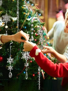 5/6/10/18 Pcs Home Decor Christmas Acrylic Transparent Snowflake Pendant Christmas Icy Decorative Pendant Christmas Tree Crystal Set Pendant,Christmas Tree Decorations Christmas Ornaments,Christmas Atmosphere Decoration Props, Christmas Decorations Gift, Wedding Birthday Party Holiday Decorations, Christmas Decor, Room Decor, Home Decor Winter