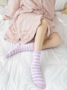 1 双女式毛绒条纹不脱落保暖珊瑚绒中筒袜，室内穿着舒适 - 紫色 - 查看 2