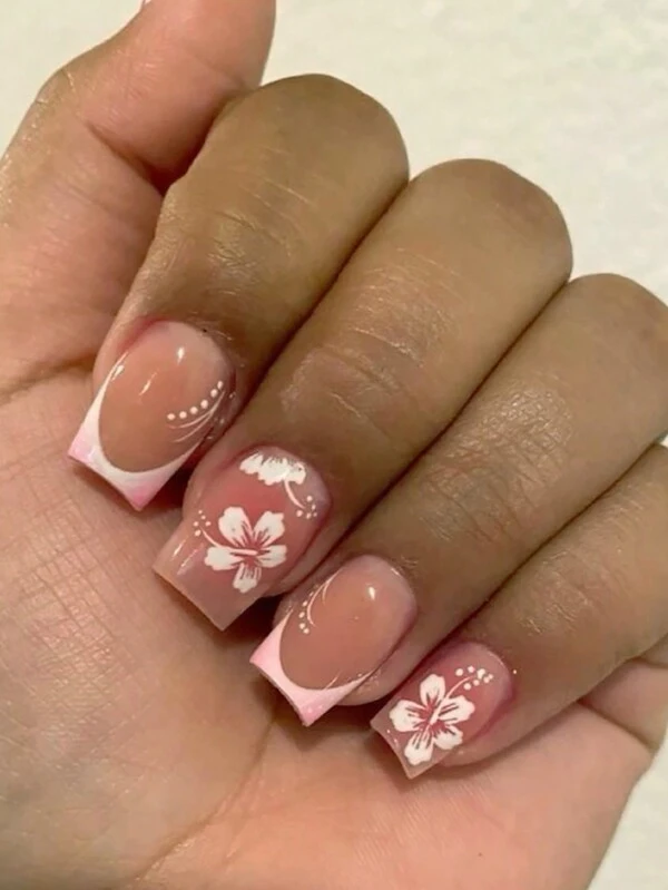 24PCS Small Square Nails, Creative And Elegant Blooming Flowers Fake Nails, Detachable Full Hat Fake Nails Sticker. Press On Nails