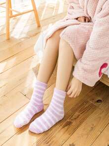 1 双女式毛绒条纹不脱落保暖珊瑚绒中筒袜，室内穿着舒适 - 紫色 - 查看 5