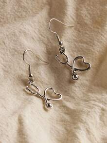 1 đôi Bông tai mặt dây chuyền hình trái tim bằng ống nghe cổ điển, chất liệu hợp kim với trụ khuyên tai bằng sắt, không mạ - Phụ kiện tai theo chủ đề y tế thời trang, thích hợp để đeo hàng ngày và làm quà tặng - Màu Bạc Cổ - Xem 4