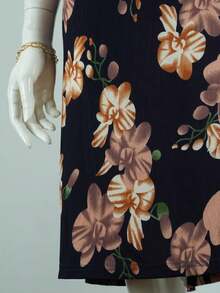 THAI BOUTIQUE - Vestido Azul Marino con Estampado de Flores Rosa Quemada - Azul Marino - Ver 4