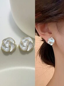 1 Pair Luxury Camellia Flower Design Earrings, Specially For Brides And Weddings - A Pair - View 1
