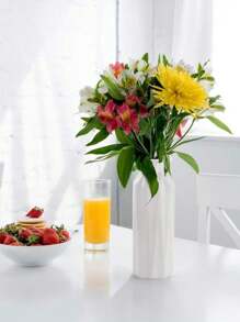 1 件牢不可破的塑料花瓶，是客厅电视柜、家居桌面的理想装饰。适用于盆栽、鲜花、干花和插花。婚礼、派对、办公桌和电脑桌的完美配饰。适合搭配人造花和花瓶，满足各种装饰需求（仅限花瓶） - 彩色 - 查看 11