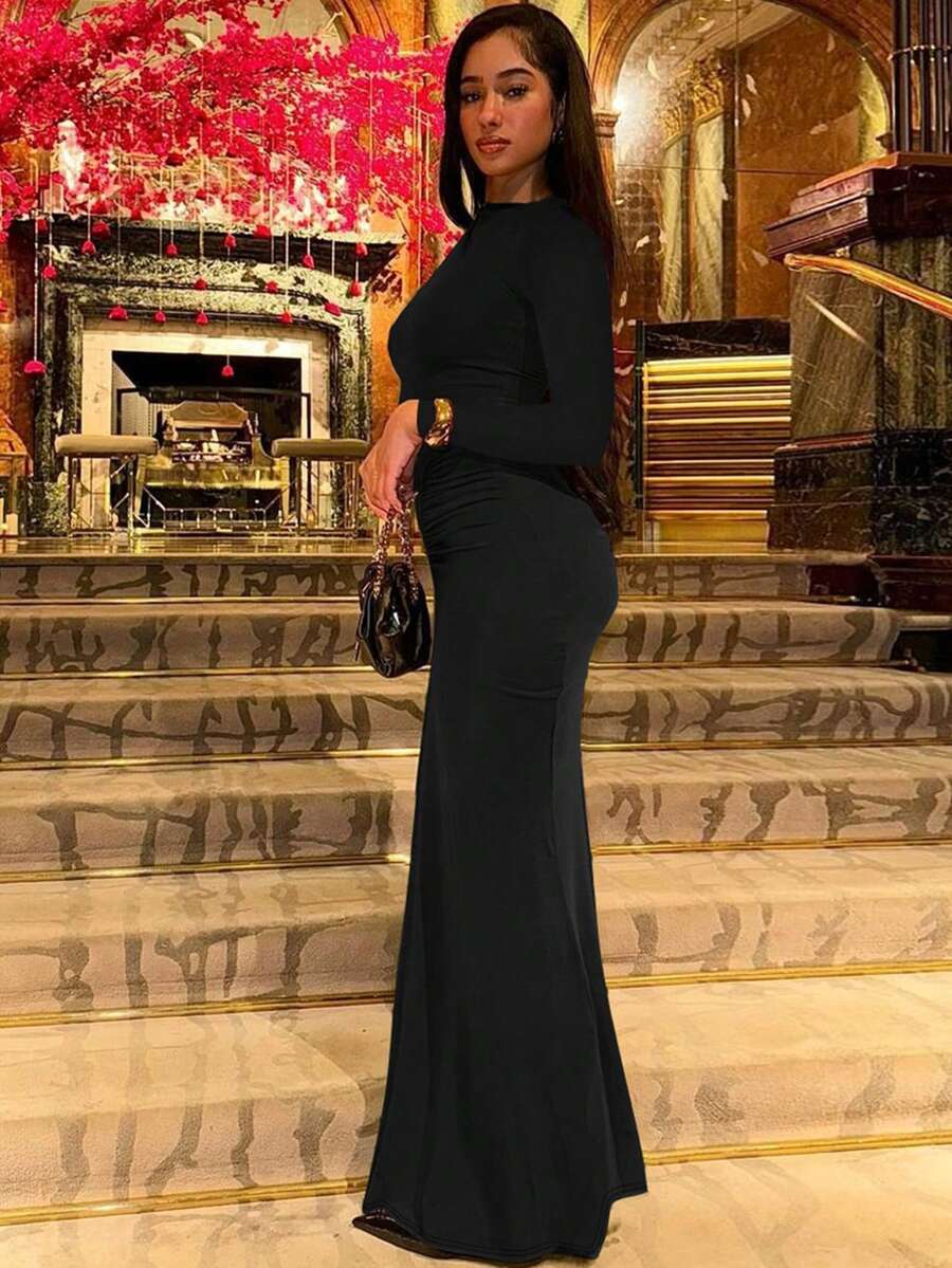 Elegant Modest Plain Color Evening Gown With Long Sleeve, Pleated & Fitted Design - Black - View 1