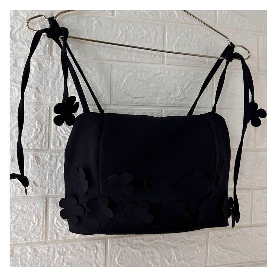 Cropped Alfaitaria Cut Out Flowers Summer 2025 - Black - View 1
