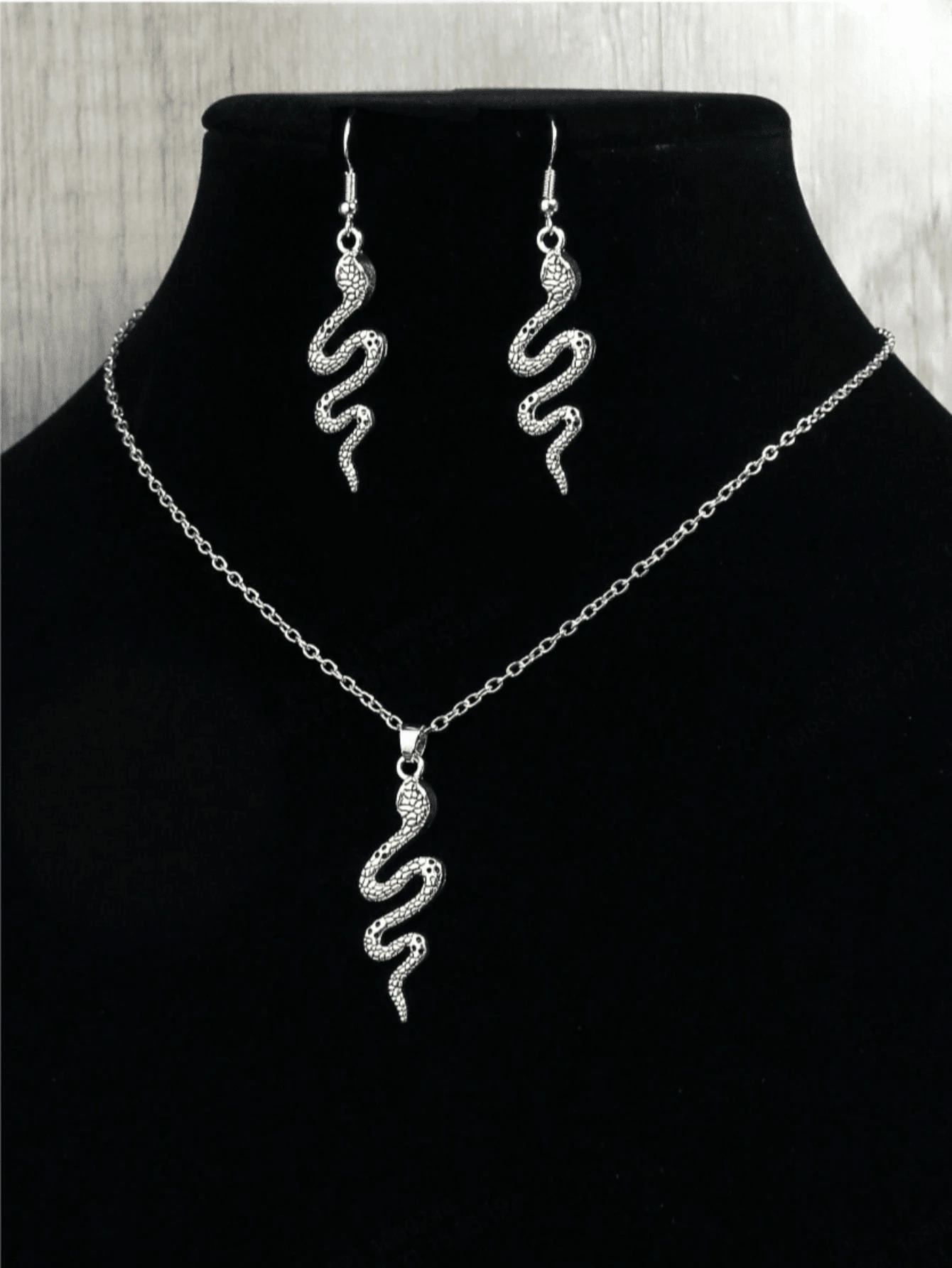 3 件套蛇形项链和耳环套装，适合日常佩戴 - 復古銀色 - 查看 1