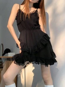 韩版纯色蕾丝拼接吊带连衣裙，休闲黑色夏季优雅款 - 黑色 - 查看 4
