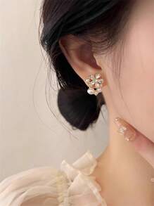 1 Pair Of Exquisite And Elegant Cherry Blossom Faux Pearl Earrings, Suitable For Women To Wear In Daily Life, Parties/Dances, Travel, Vacations, Music Festivals, Weddings And Other Occasions, As Holiday And Birthday Gifts For Girlfriends/Mothers, Bridal Rings, Wedding Accessories