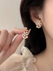 1 Pair Of Exquisite And Elegant Cherry Blossom Faux Pearl Earrings, Suitable For Women To Wear In Daily Life, Parties/Dances, Travel, Vacations, Music Festivals, Weddings And Other Occasions, As Holiday And Birthday Gifts For Girlfriends/Mothers, Bridal Rings, Wedding Accessories