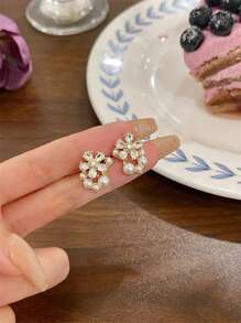 1 Pair Of Exquisite And Elegant Cherry Blossom Faux Pearl Earrings, Suitable For Women To Wear In Daily Life, Parties/Dances, Travel, Vacations, Music Festivals, Weddings And Other Occasions, As Holiday And Birthday Gifts For Girlfriends/Mothers, Bridal Rings, Wedding Accessories