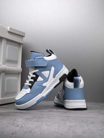 1 双儿童高帮运动鞋，室内外休闲滑板鞋，带钩环扣，易于穿着，轻便防滑耐用，彩色拼布，圣诞元素设计