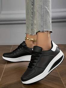 Bequeme Keil-Sneaker für Damen für alle Jahreszeiten – wasserdichte Mikrofaser, lässiges Schnürmodell, Low-Top-Design