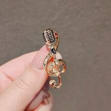 1pc Metal Microphone Shape Brooch, Fashionable Music Note Design, Suitable For Daily Wear On Sweater Or Suit Dress Accessories Pin For Clothes Bag Charm School