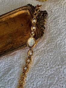 1pc New Luxury Pearl & Rhinestone Inlaid Elegant Retro Fashion Women's Watch, Oval Mother-Of-Pearl Dial, 30M Water-Resistant, Suitable For Daily Wear, Parties, Vacation & Outings