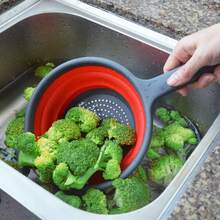 带长柄的圆形可折叠厨房滤锅，创意节省空间的蔬菜清洗篮 - 彩色 - 查看 4