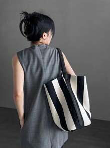 Niche Striped Canvas Bag 2026 Spring/Summer New Black And White Contrasting Women's Bag Color Blocked Women's Bag Wide Shoulder Strap Women's Bag Handbag High-End Sense Large Capacity Tote Bag Shoulder Bag Bucket Bag Simple And Atmospheric Minimalist Women's Bag Work Commuting Women's Bag Shopping Bag College Student Class Women's Bag - màu đen - Xem 2
