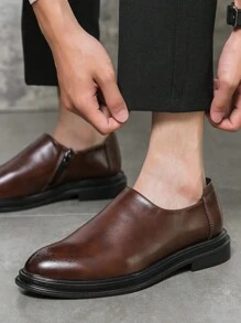 Męskie modne buty biznesowe casualowe, czarne skórzane buty biurowe, brogsy rzeźbione skórzane buty wizytowe ze wzrostem, odpowiednie na sobotnie imprezy, bankiety i wesela