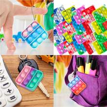 30 件节日装饰迷你流行爆笑玩具包包派对礼物，硅胶挤压流行爆笑松散感官玩具，流行钥匙扣泡泡玩具派对包包填充物，流行背包挂件 - 彩色 - 查看 4