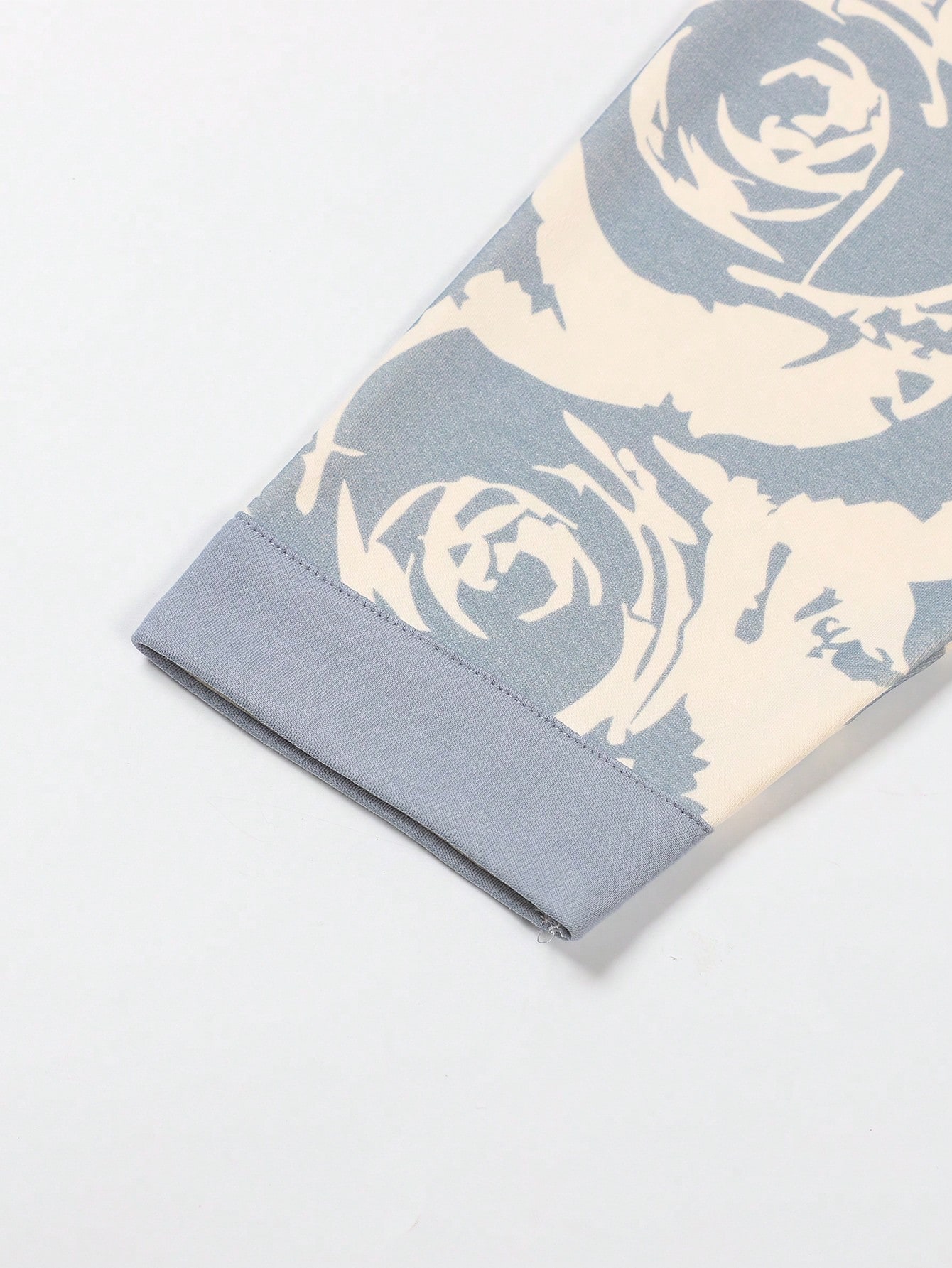 مجموعة بيجامة نسائية بفتحة أمامية وياقة على شكل حر...