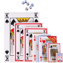 Cartas de juego gigantes de tamaño jumbo con 6 dados, baraja de póquer de tamaño exagerado para decoración de fiesta temática, mazo de juego de póquer enorme, idea de regalo creativa e interactiva - Rojo y blanco - Ver 10