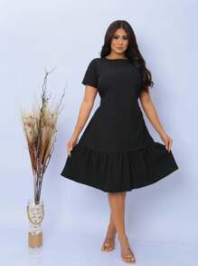 Classic Dress With Belt, Perfect For Any Special Occasion. With A Timeless Design And A Modern Touch, This Dress Is The Ideal Choice For Those Who Want To Shine! - 黑色 - 查看 3
