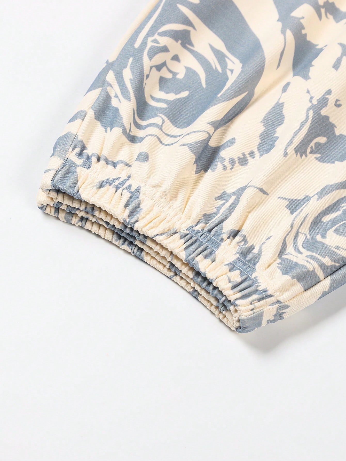 مجموعة بيجامة نسائية بفتحة أمامية وياقة على شكل حر...