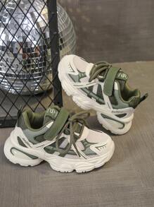 新款时尚可爱男童透气网眼运动鞋，EVA 鞋底防滑耐用设计，可塑鞋面稳定脚部，经典舒适休闲运动鞋，适合日常穿着、上学和旅行