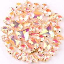 50 piezas/paquete, caramelos de gelatina de colores AB en formas mixtas, piedras de cristal coser a mano con base de metal dorado plano con agujeros, material de costura brillante con piedras preciosas para accesorios DIY, se pueden usar para decorar ropa, vestidos, bolsos, zapatos, broches, aretes, manualidades