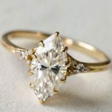 Exquisite 18K Golden Plated Ring Inlaid Large Shining Zirconia Elegant Jewelry For Engagement Wedding Scenes Evening Party Decor