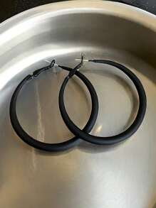 Minimalist Circle Hoop Earrings, Suitable For Women's Daily And Festival Wear - Black - View 2