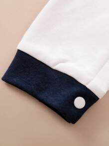 Yierying 新生男宝宝学院风可爱白色连体衣，适合夏秋季穿着