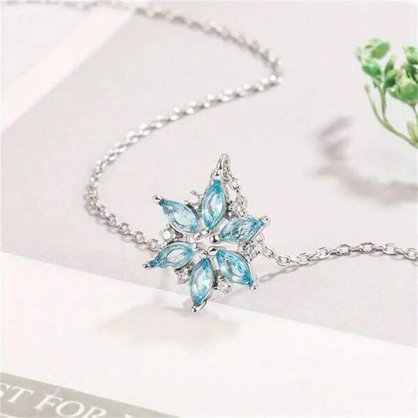 1 pieza Collar con colgante de copo de nieve azul cielo exquisito y creativo, accesorios de joyería de ocio diario para mujeres y niñas, regalos de Navidad y cumpleaños