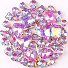50 piezas/paquete, caramelos de gelatina de colores AB en formas mixtas, piedras de cristal coser a mano con base de metal dorado plano con agujeros, material de costura brillante con piedras preciosas para accesorios DIY, se pueden usar para decorar ropa, vestidos, bolsos, zapatos, broches, aretes, manualidades